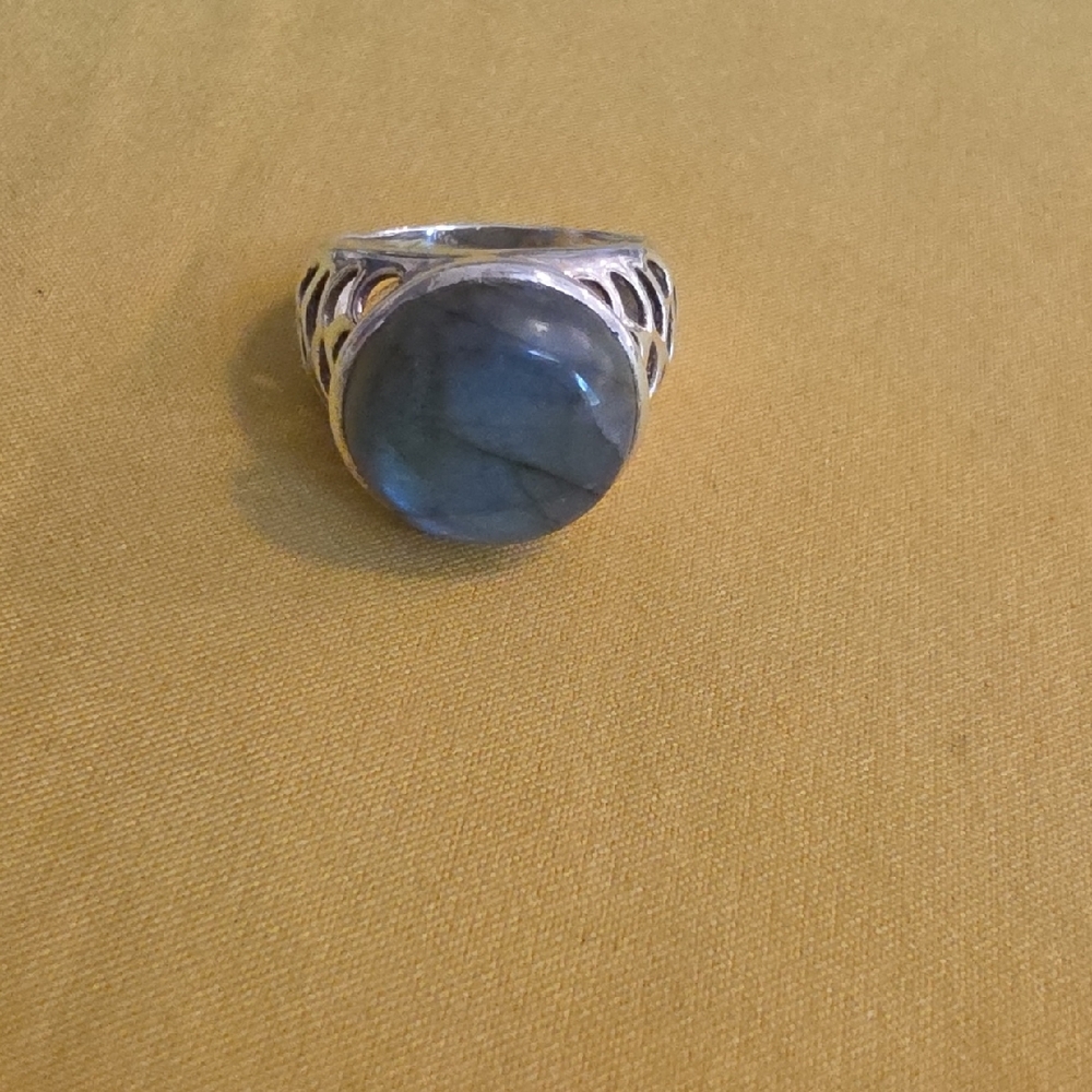 Vintage Ring Features A Large, Round Labradorite … - image 3